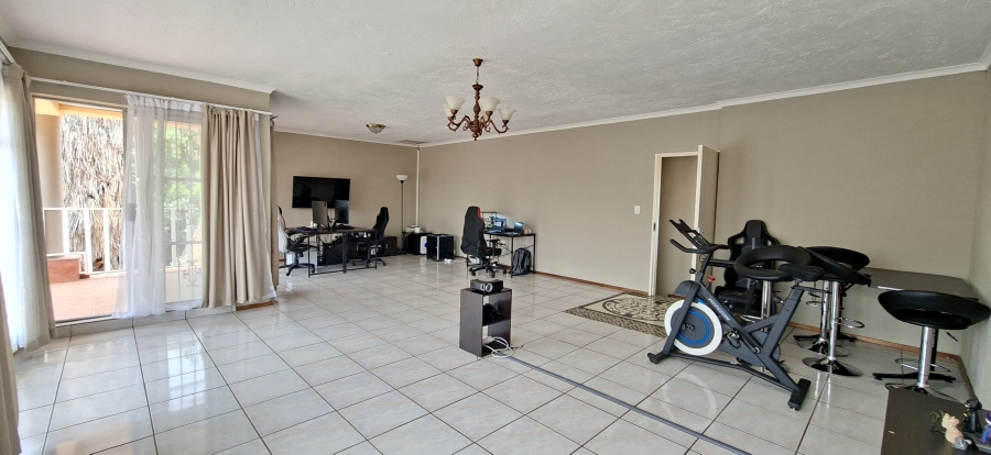 5 Bedroom Property for Sale in Noordheuwel Gauteng