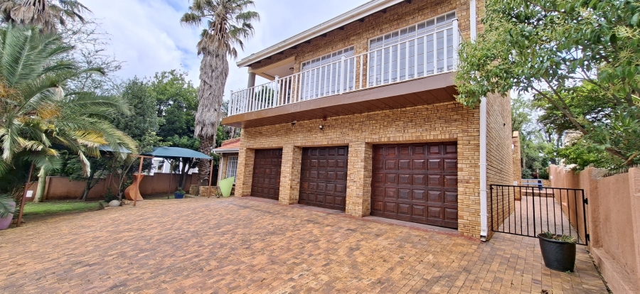 5 Bedroom Property for Sale in Noordheuwel Gauteng