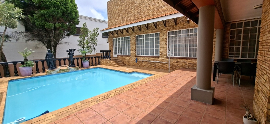 5 Bedroom Property for Sale in Noordheuwel Gauteng