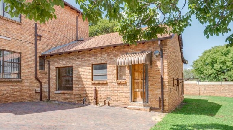 2 Bedroom Property for Sale in Willowbrook Gauteng