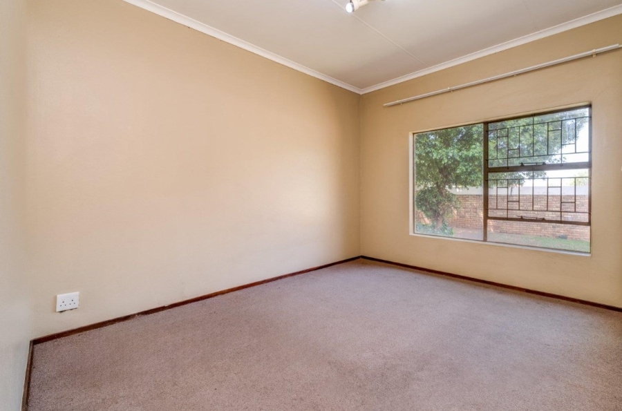 2 Bedroom Property for Sale in Willowbrook Gauteng