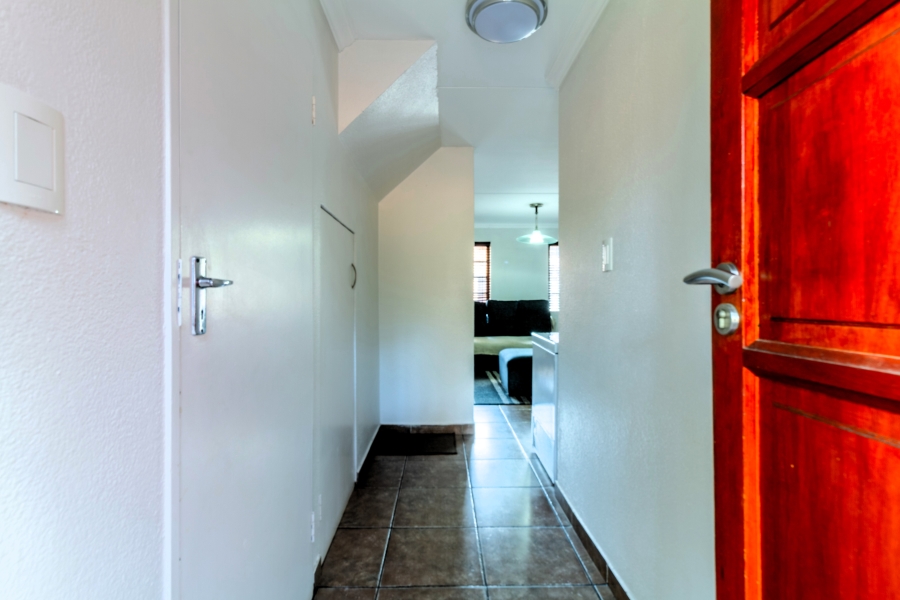 2 Bedroom Property for Sale in Radiokop Gauteng