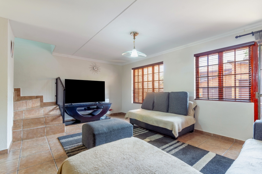 2 Bedroom Property for Sale in Radiokop Gauteng