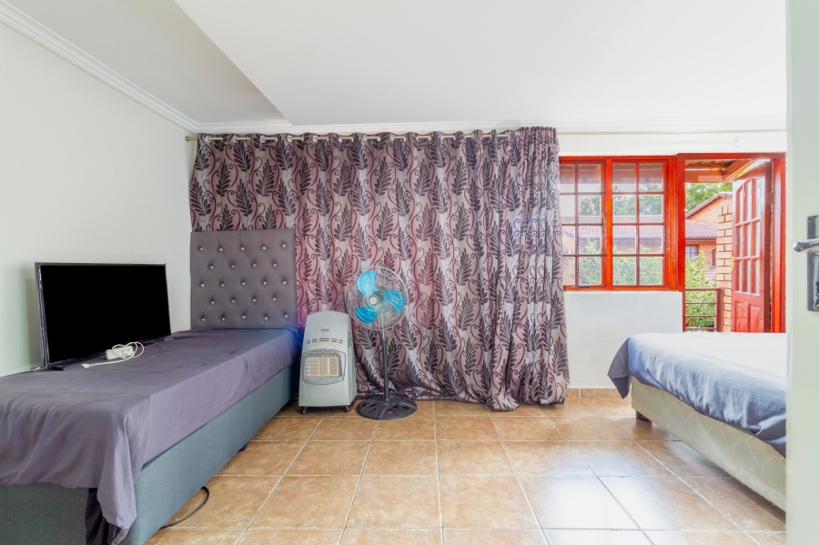 2 Bedroom Property for Sale in Radiokop Gauteng