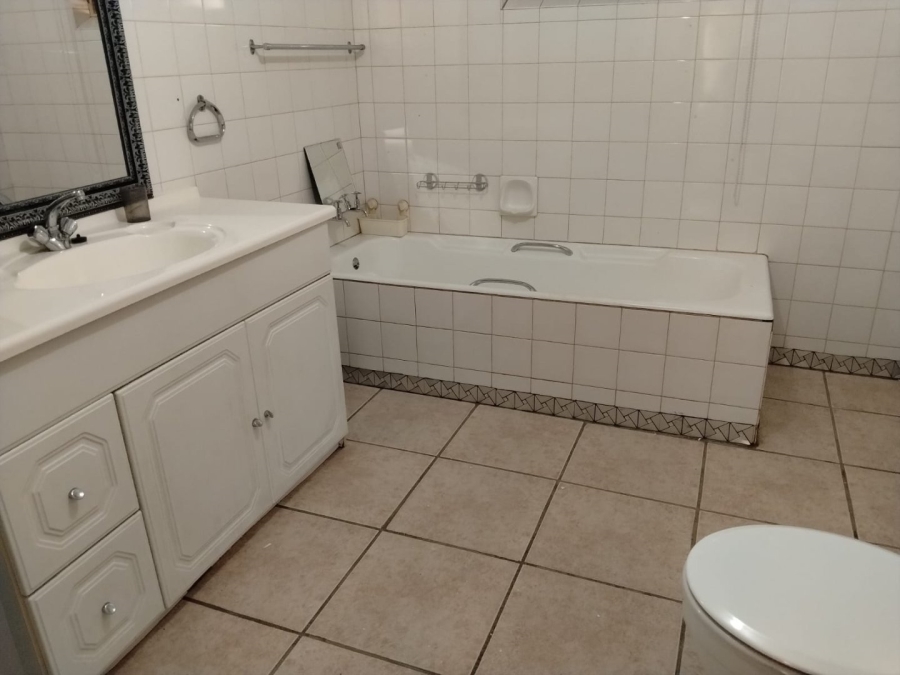 4 Bedroom Property for Sale in Krugersdorp North Gauteng