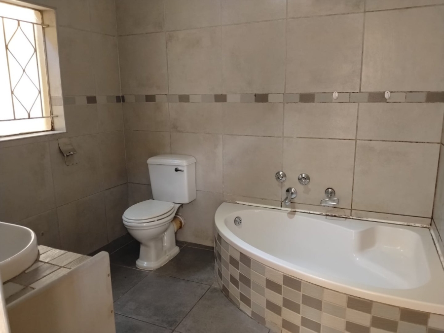 4 Bedroom Property for Sale in Krugersdorp North Gauteng