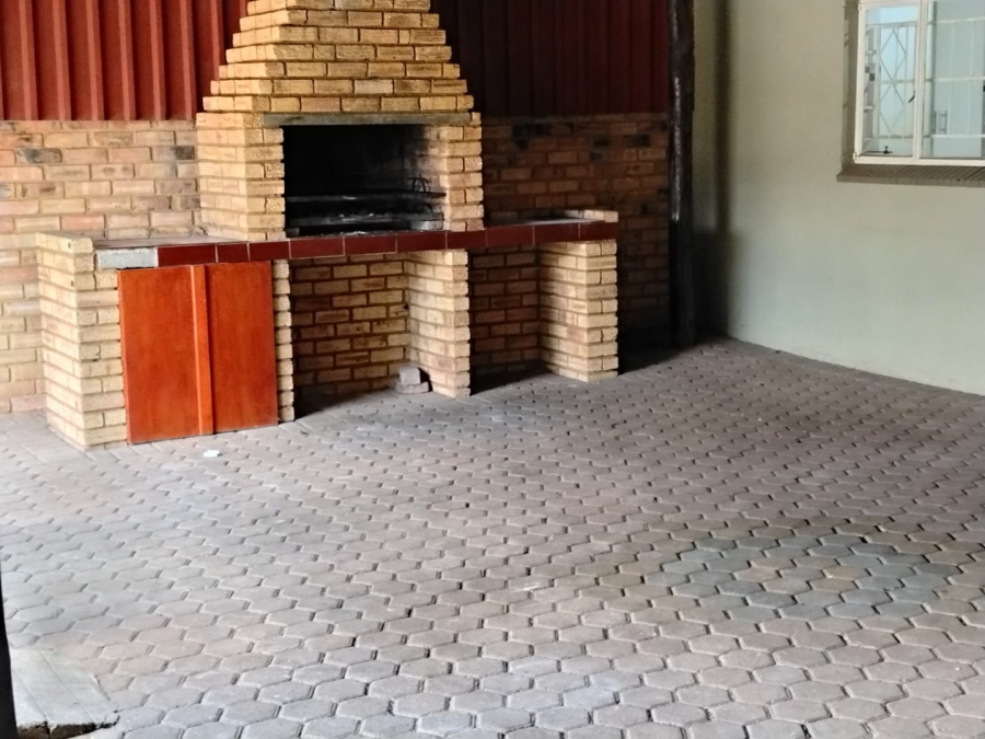4 Bedroom Property for Sale in Krugersdorp North Gauteng