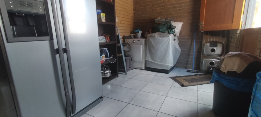 3 Bedroom Property for Sale in Helikonpark Gauteng