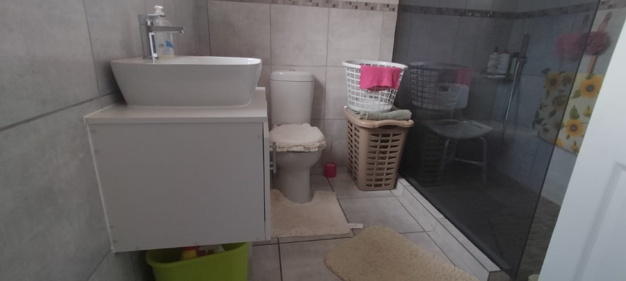 3 Bedroom Property for Sale in Helikonpark Gauteng