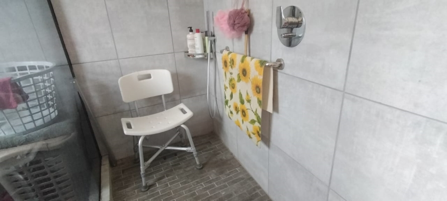 3 Bedroom Property for Sale in Helikonpark Gauteng