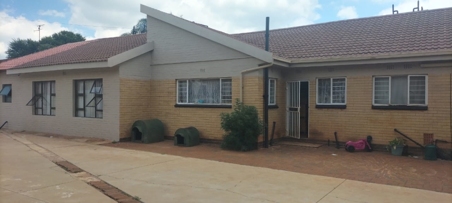 3 Bedroom Property for Sale in Helikonpark Gauteng