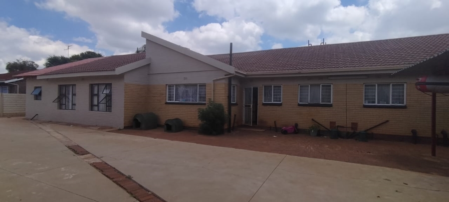 3 Bedroom Property for Sale in Helikonpark Gauteng