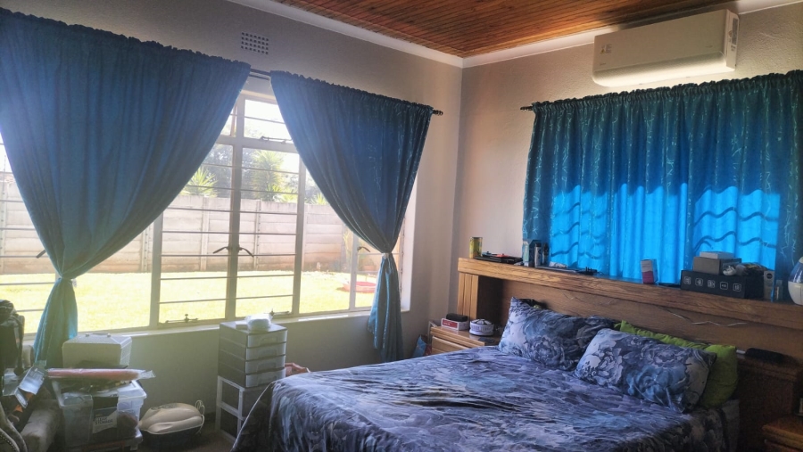 3 Bedroom Property for Sale in Helikonpark Gauteng