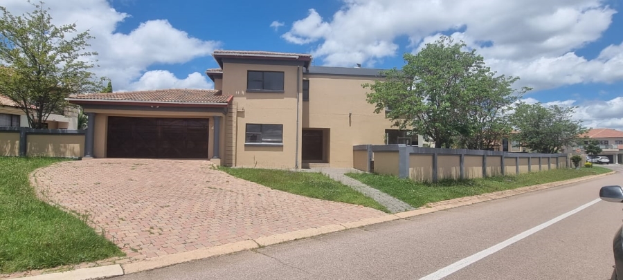 To Let 4 Bedroom Property for Rent in Crescent Wood Country Estate Gauteng