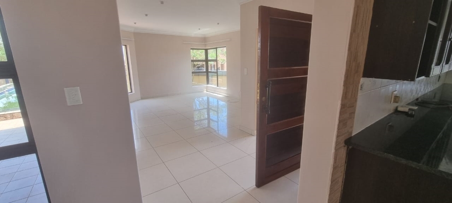 To Let 4 Bedroom Property for Rent in Crescent Wood Country Estate Gauteng