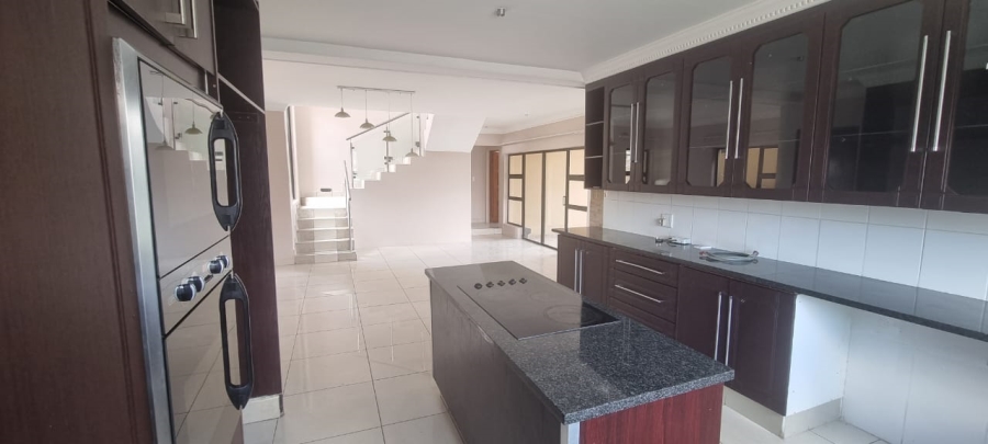 To Let 4 Bedroom Property for Rent in Crescent Wood Country Estate Gauteng