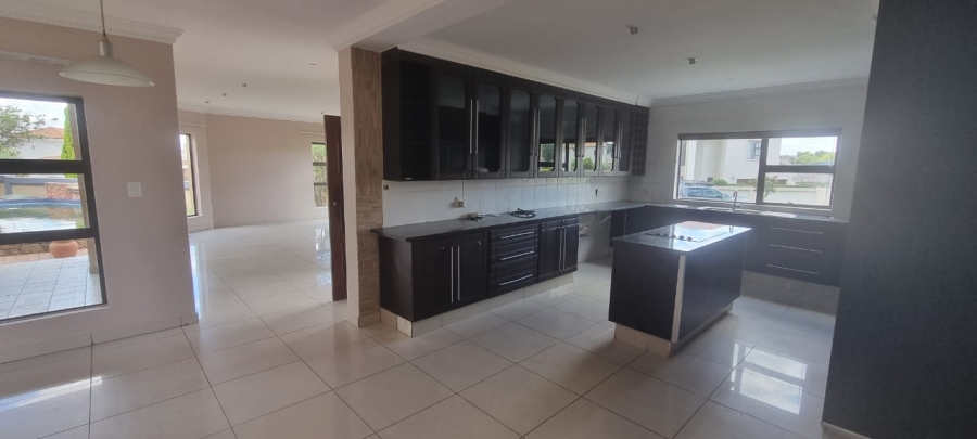 To Let 4 Bedroom Property for Rent in Crescent Wood Country Estate Gauteng