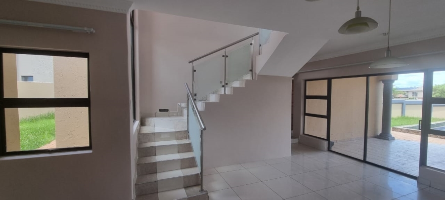 To Let 4 Bedroom Property for Rent in Crescent Wood Country Estate Gauteng