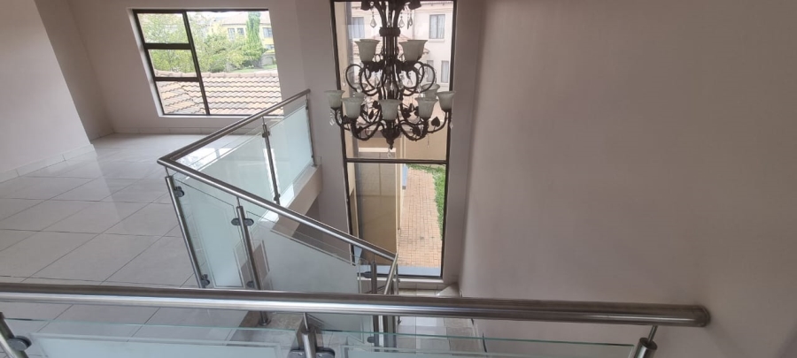 To Let 4 Bedroom Property for Rent in Crescent Wood Country Estate Gauteng