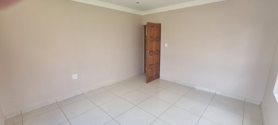 To Let 4 Bedroom Property for Rent in Crescent Wood Country Estate Gauteng