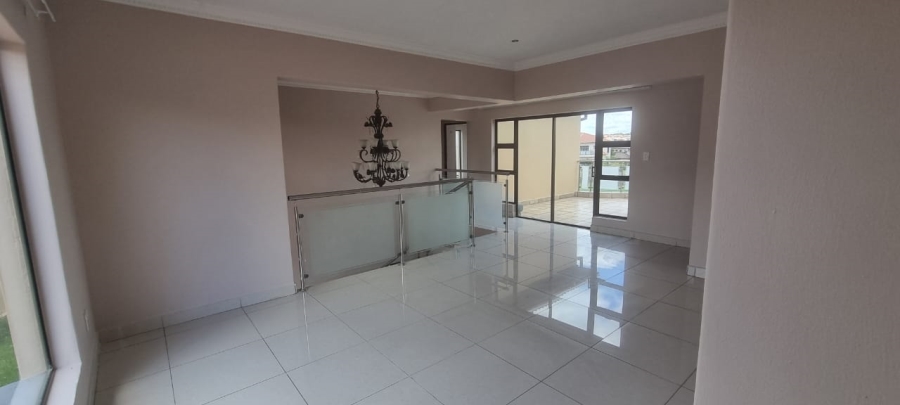 To Let 4 Bedroom Property for Rent in Crescent Wood Country Estate Gauteng