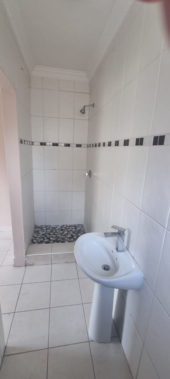 To Let 4 Bedroom Property for Rent in Crescent Wood Country Estate Gauteng