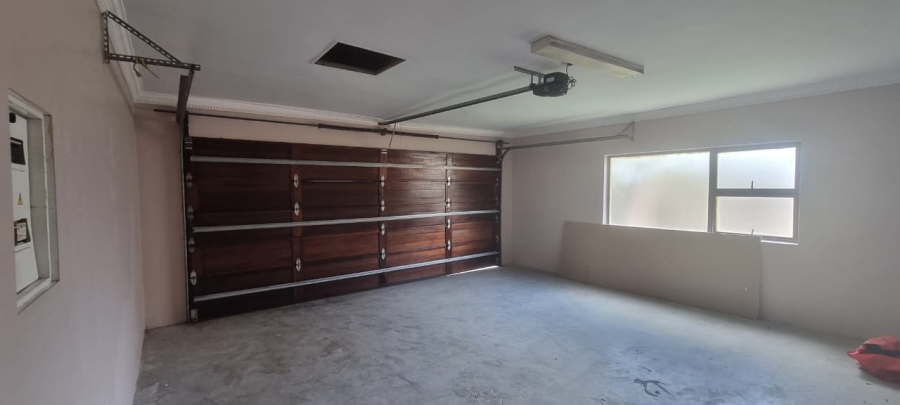 To Let 4 Bedroom Property for Rent in Crescent Wood Country Estate Gauteng