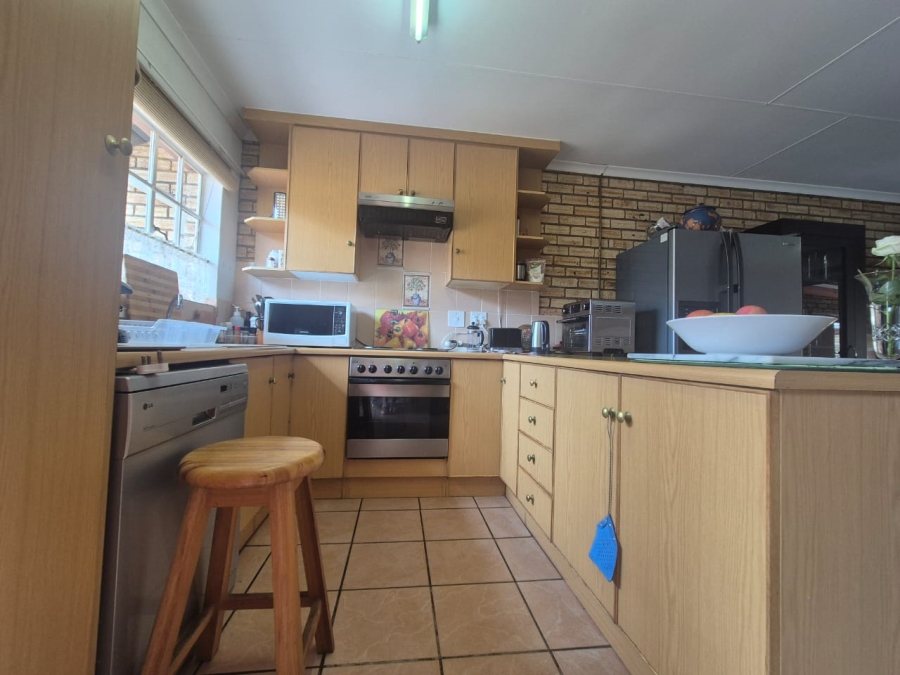 3 Bedroom Property for Sale in Noordheuwel Gauteng