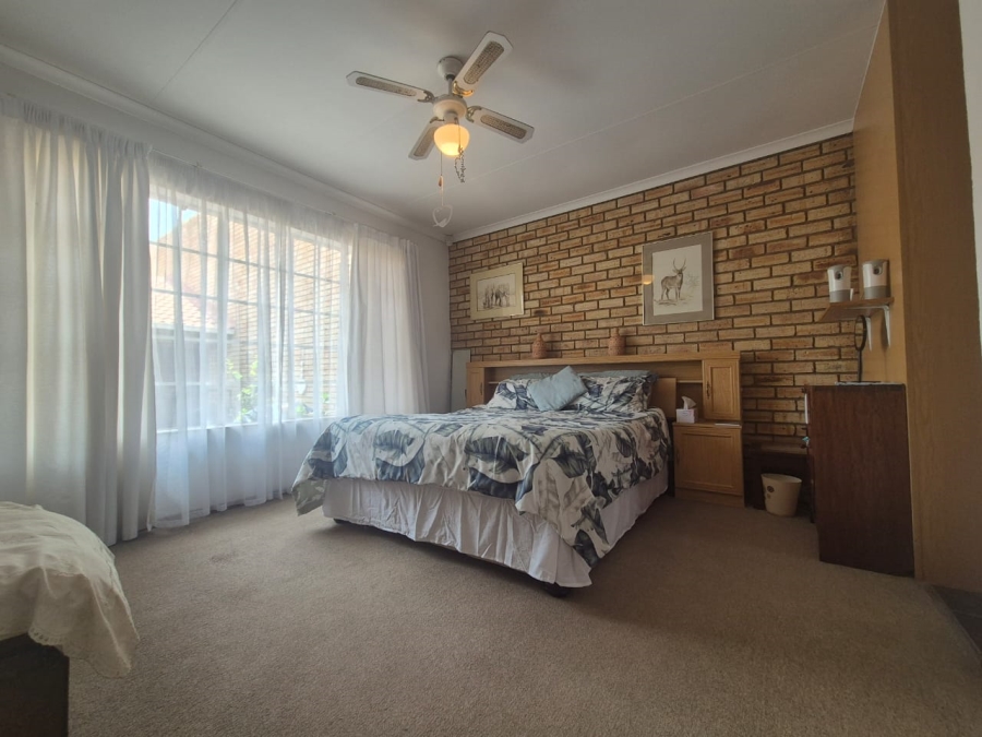 3 Bedroom Property for Sale in Noordheuwel Gauteng