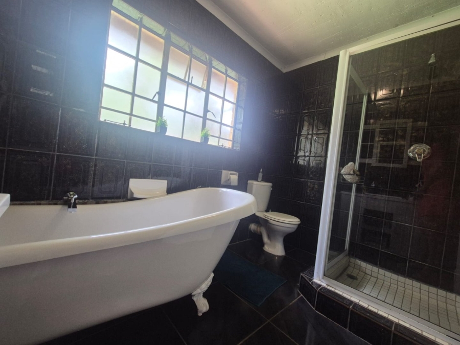 4 Bedroom Property for Sale in Noordheuwel Gauteng