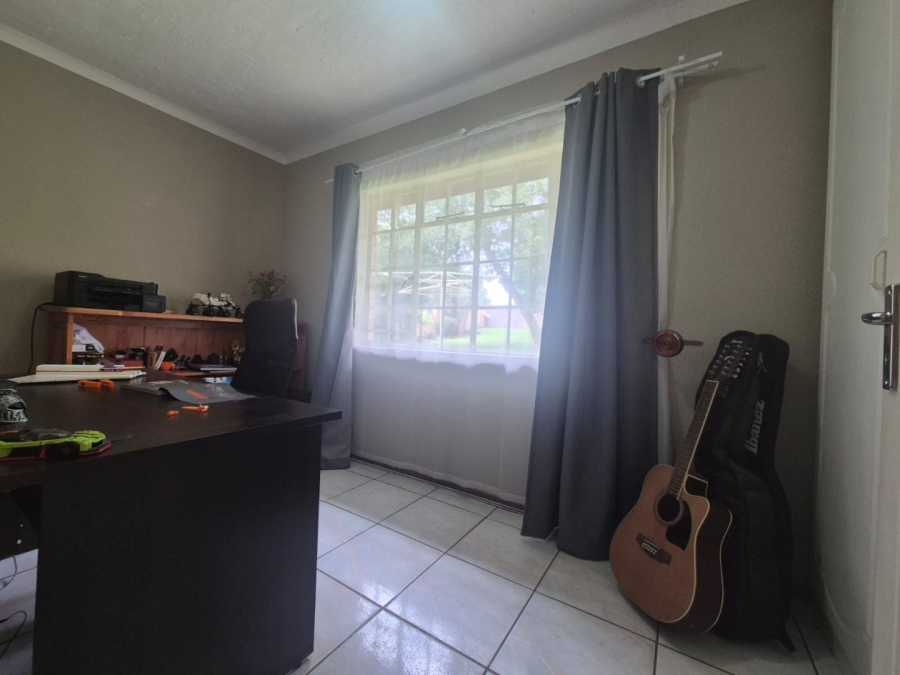 4 Bedroom Property for Sale in Noordheuwel Gauteng