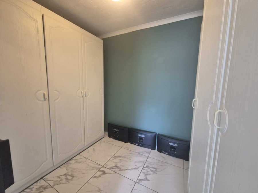 4 Bedroom Property for Sale in Noordheuwel Gauteng