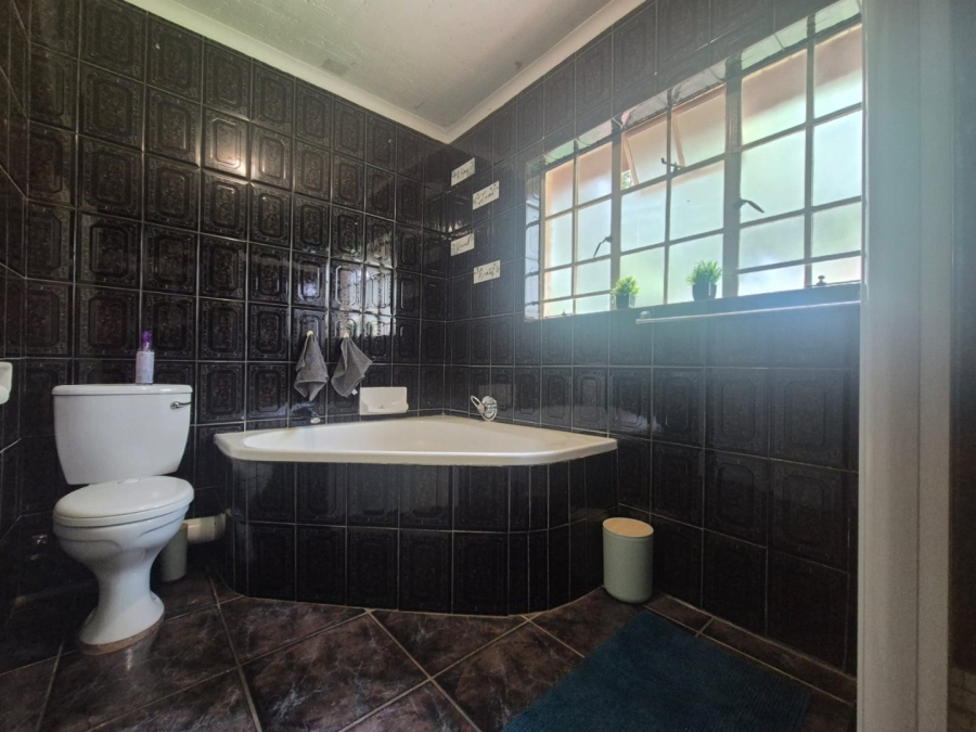 4 Bedroom Property for Sale in Noordheuwel Gauteng