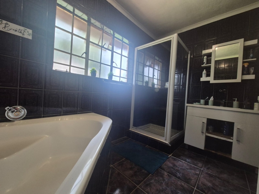 4 Bedroom Property for Sale in Noordheuwel Gauteng