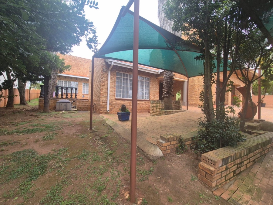 4 Bedroom Property for Sale in Noordheuwel Gauteng