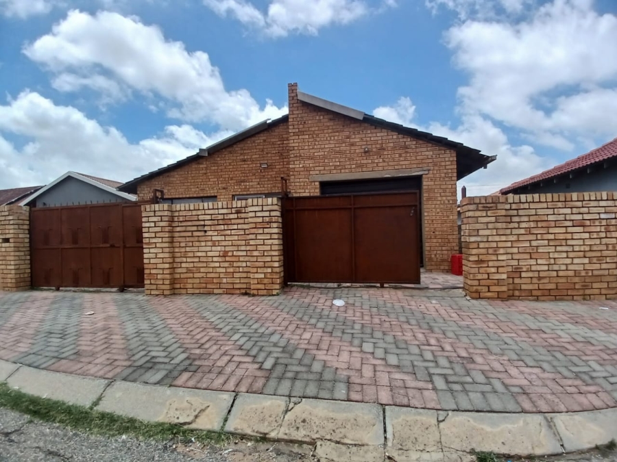 3 Bedroom Property for Sale in Kagiso Gauteng