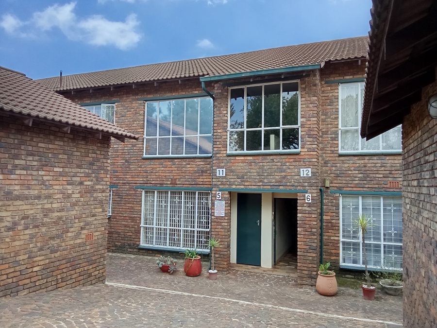4 Bedroom Property for Sale in Wilro Park Gauteng