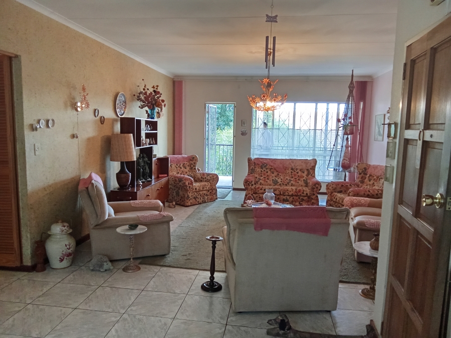 4 Bedroom Property for Sale in Wilro Park Gauteng