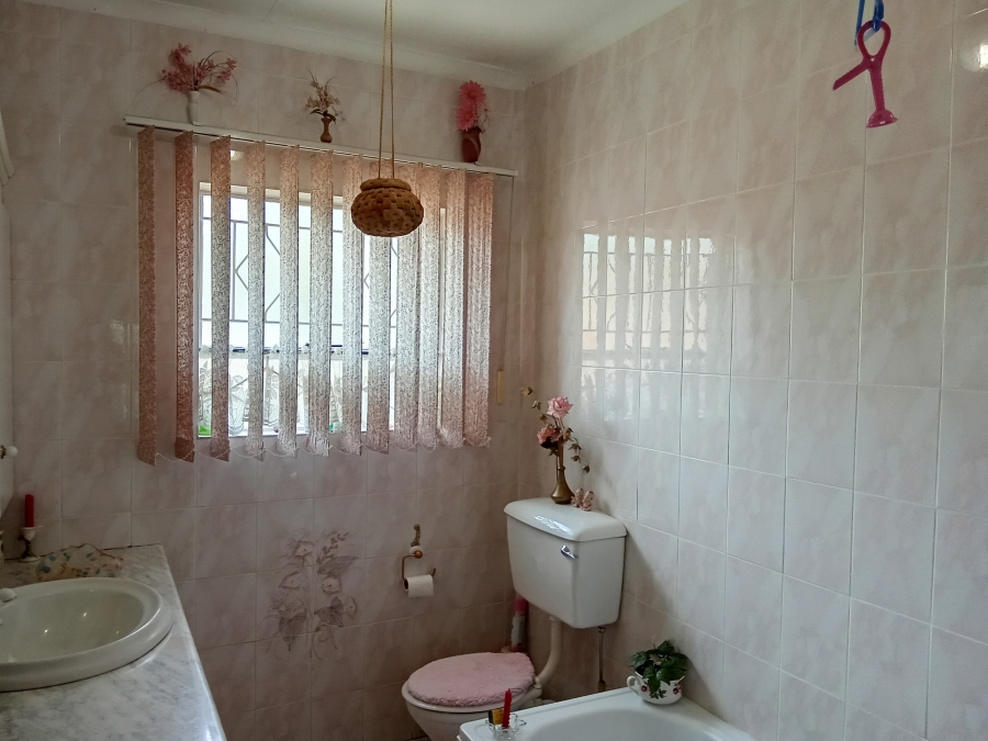 4 Bedroom Property for Sale in Wilro Park Gauteng