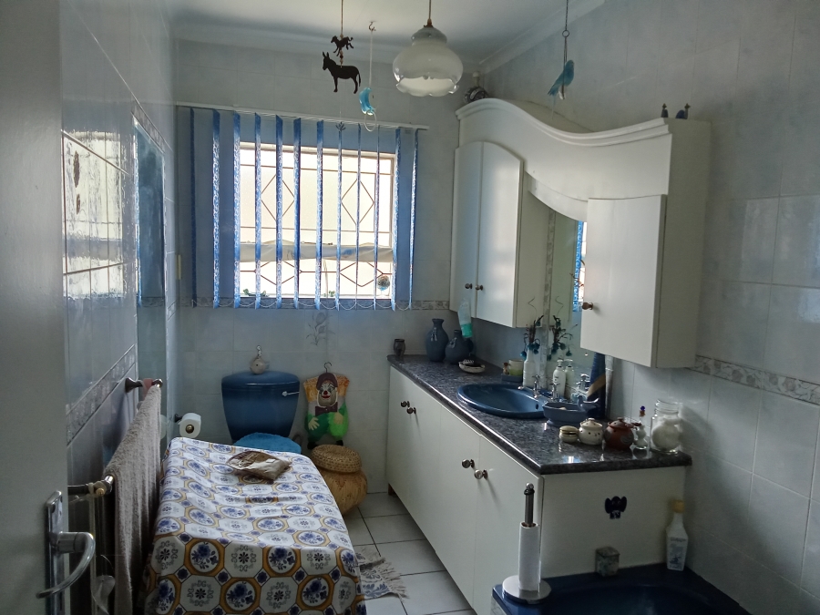 4 Bedroom Property for Sale in Wilro Park Gauteng