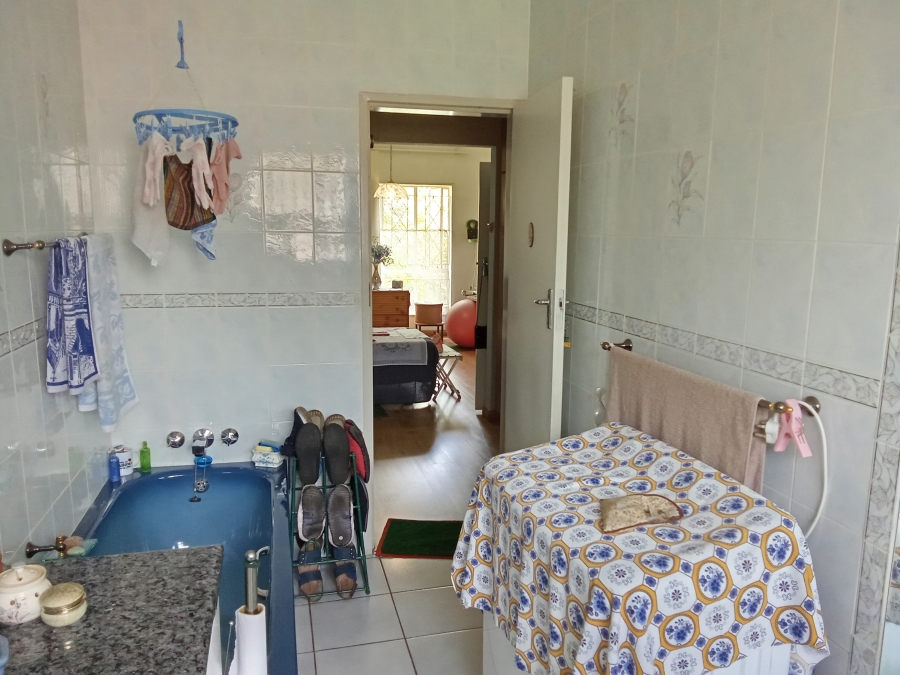 4 Bedroom Property for Sale in Wilro Park Gauteng