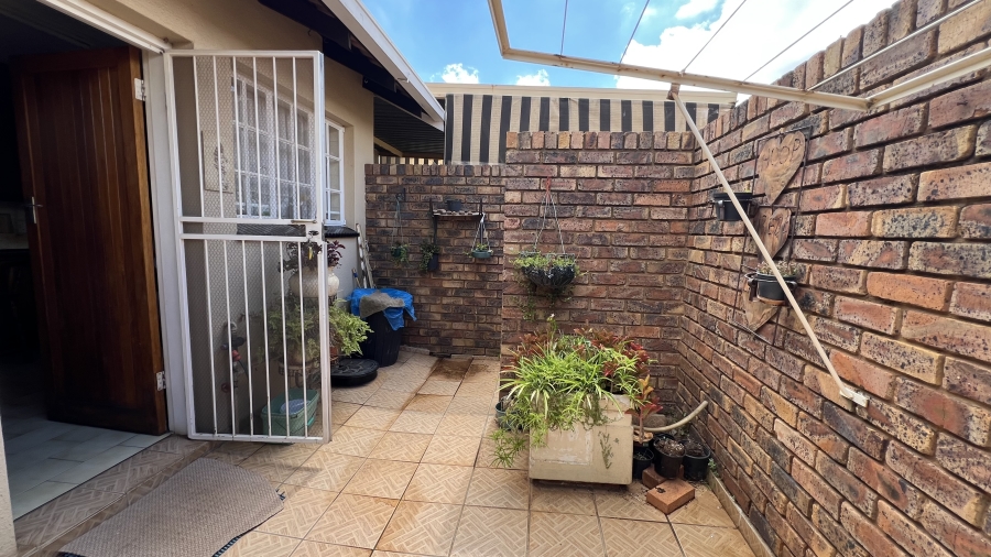 2 Bedroom Property for Sale in Randpoort Gauteng