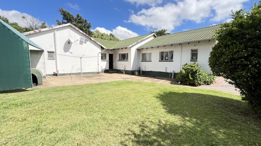 3 Bedroom Property for Sale in Helikonpark Gauteng