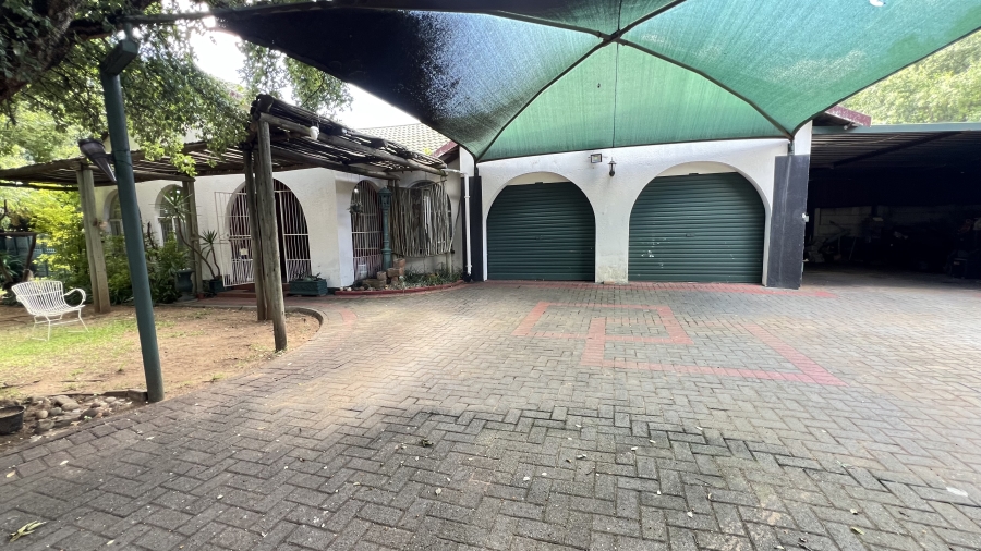 3 Bedroom Property for Sale in Helikonpark Gauteng