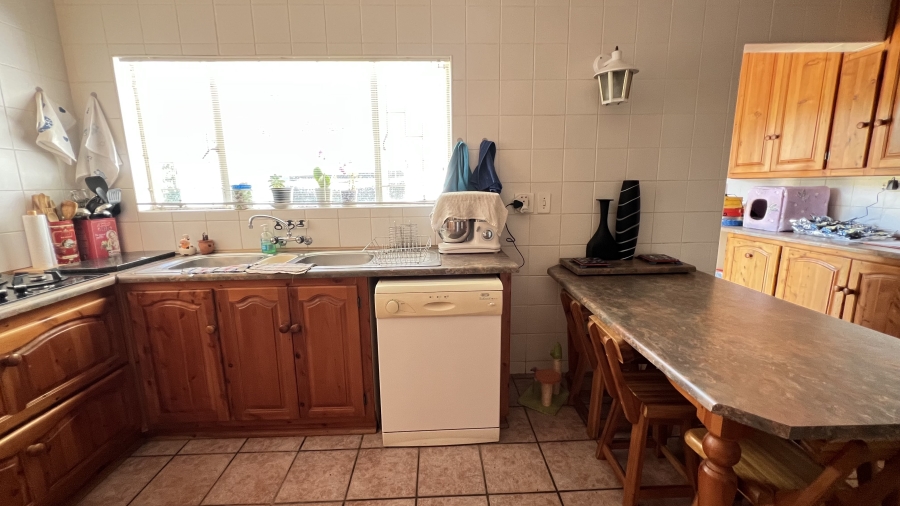 3 Bedroom Property for Sale in Helikonpark Gauteng