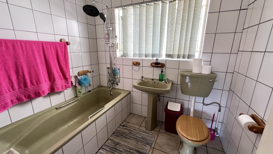 3 Bedroom Property for Sale in Helikonpark Gauteng