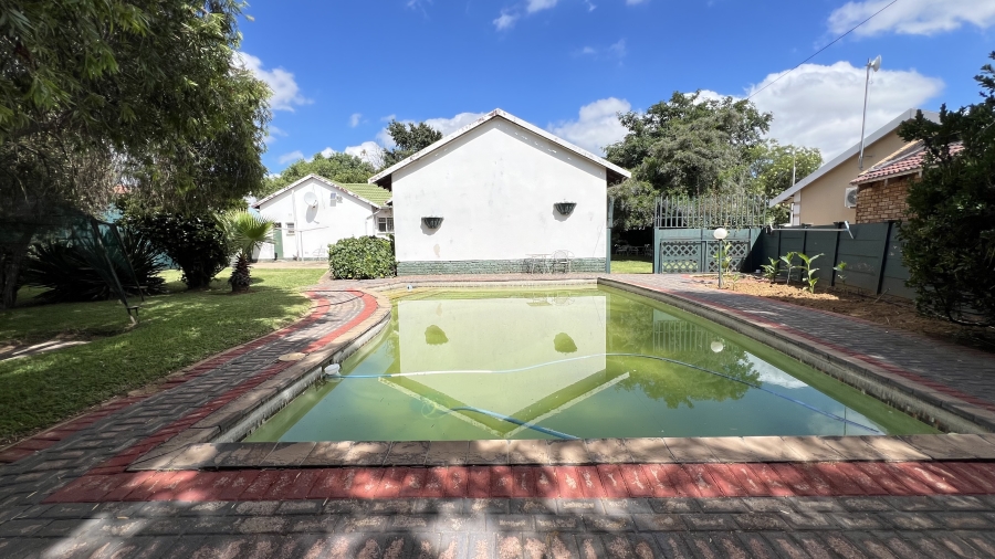 3 Bedroom Property for Sale in Helikonpark Gauteng