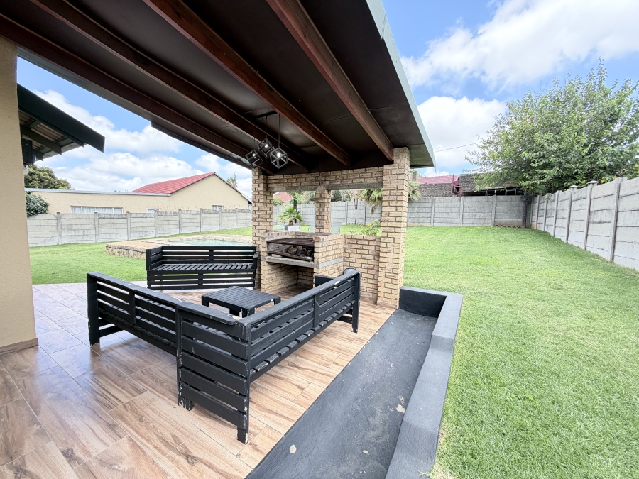 3 Bedroom Property for Sale in Dan Pienaarville Gauteng