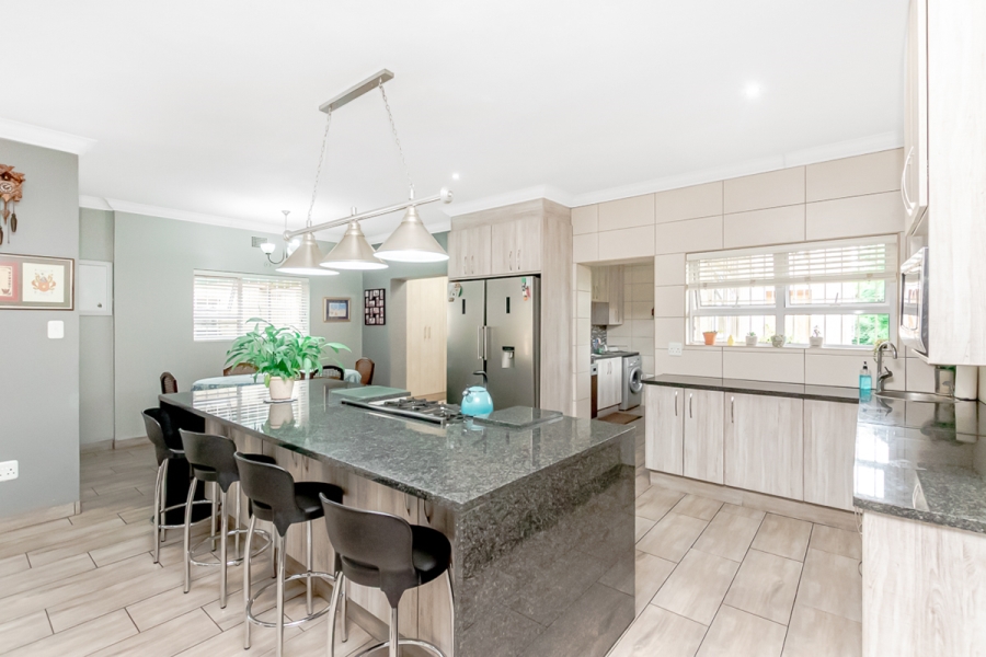 4 Bedroom Property for Sale in Linden Gauteng