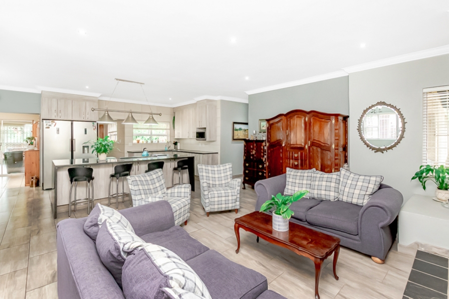 4 Bedroom Property for Sale in Linden Gauteng